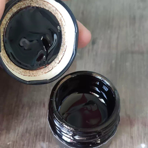 مومیایی یا مومنایی معروف به شیره کوه بسیار با کیفیت خالص صد درصدی سیاه و اصلی 15 گرمی