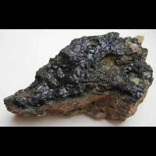 مومیایی یا مومنایی معروف به شیره کوه اعلی از کوهستان و غارهای مخوف..به شرط..متفاوت با نسخه قهوه ای فیک..بسیار قوی ۱۵ گرم